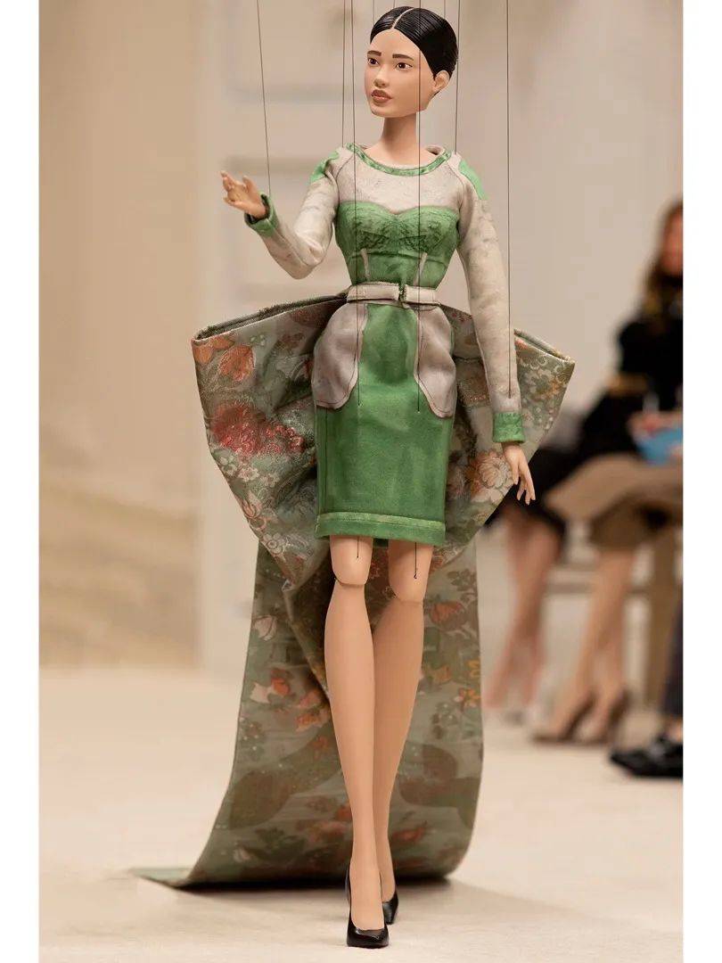 show|如果没有 “真人模特”，时尚要怎么玩