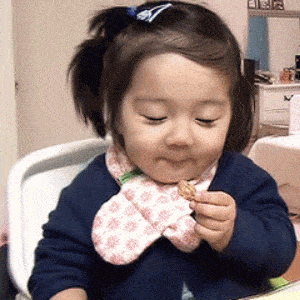 假装不好笑的搞笑动图表情包(12动图)