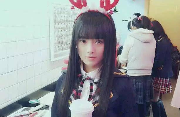 鞠婧祎出道前和出道后 a3c9a5f01c5444f2a50a5d228e019c46.jpeg