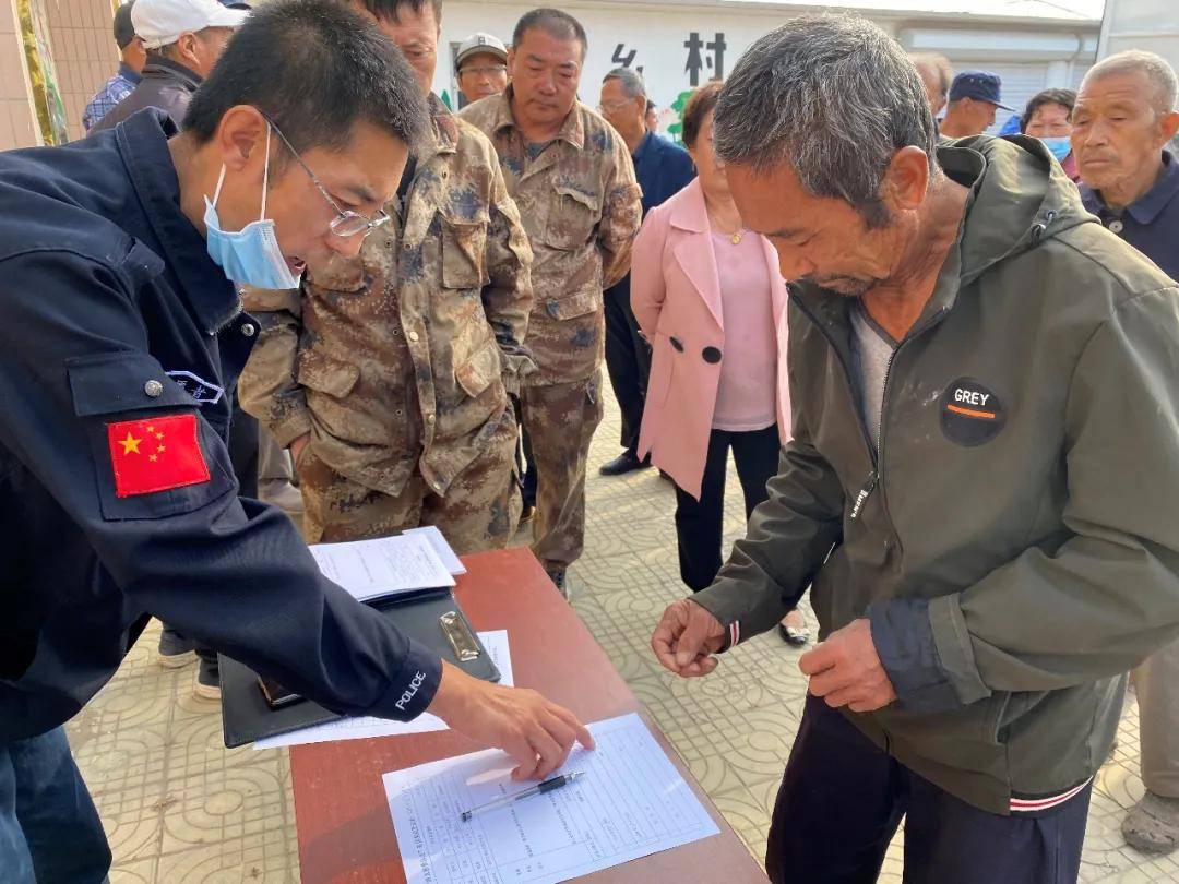 清水慈善为瓦房店祝华街道送爱心物资