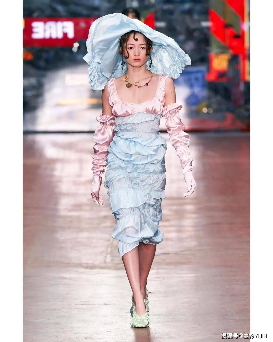 女性|新锐品牌yuhan wang国内首秀 | 极致的浪漫主义,拥抱女性的柔软力量