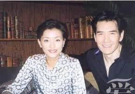52岁杨澜惨遭排挤?曾和费翔爱恨缠绵 二婚后嫁亿万富豪!