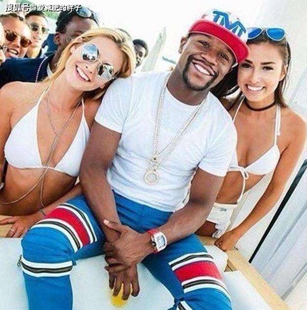 女友|都知道梅威瑟爱美女，拥有7位女友和平共处，相处的秘诀是什么？