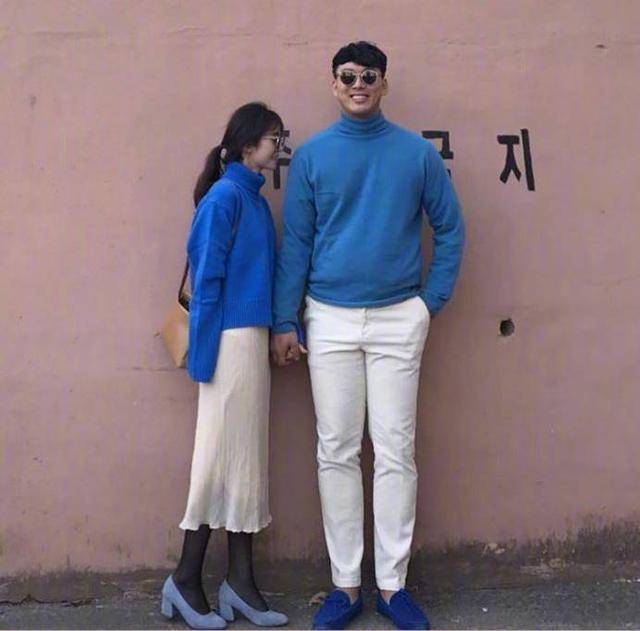 情侣|想要情侣装不土不俗，轻松学会3个技巧，成为朋友圈秋日模范穿搭