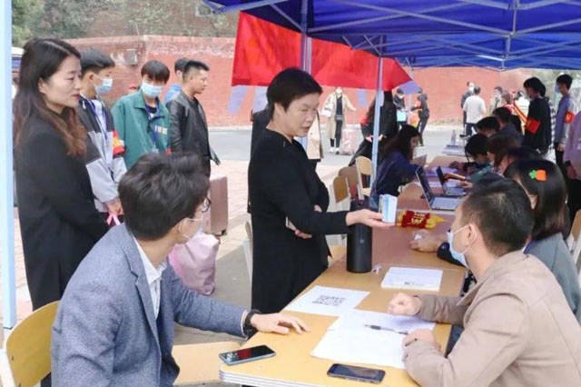 消息资讯|南阳科技职业学院喜迎2020级新同学