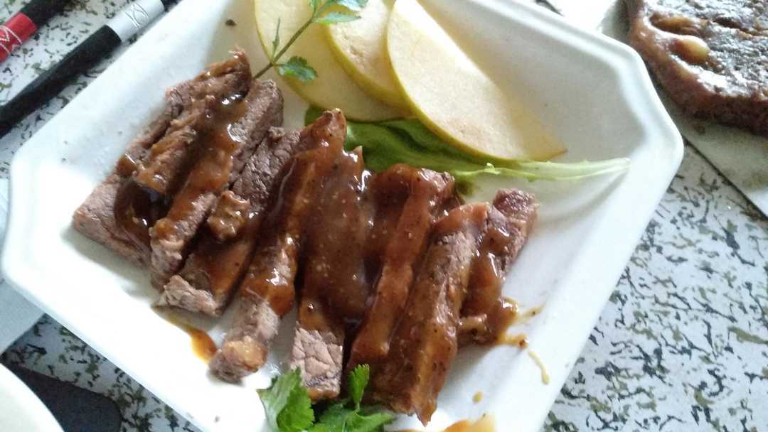 怎么样煎牛排才能全熟 4dd7fc1fd2724ff89ee0bd2186577484.jpeg