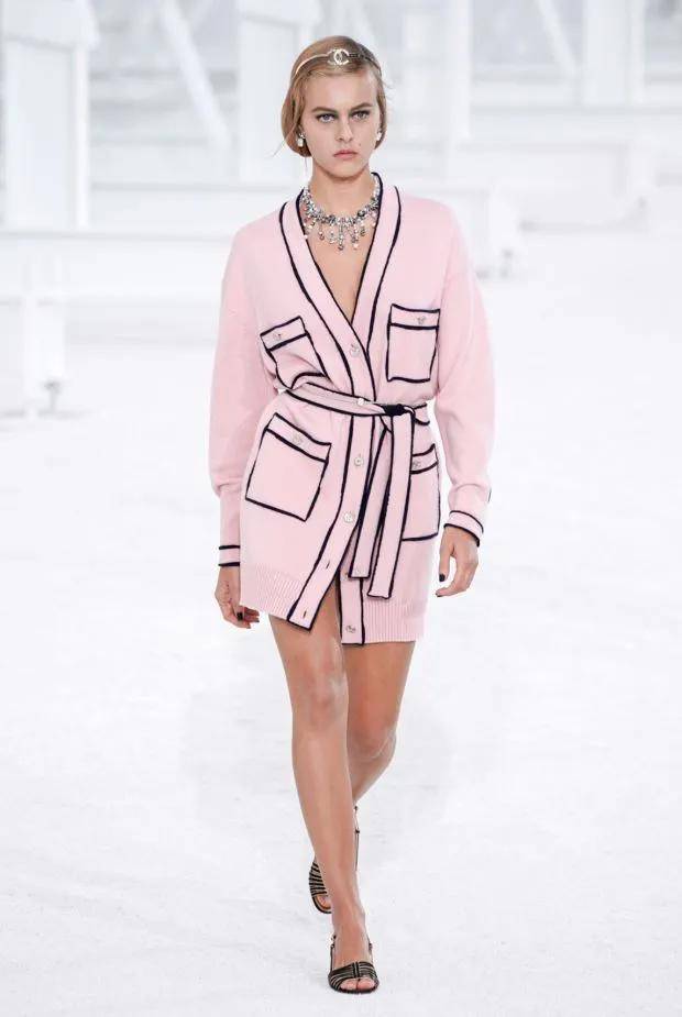 香奈儿2021早春时装秀,圣罗兰2021时装秀 【巴黎时装周】chanel 香奈儿 2021春夏时装秀