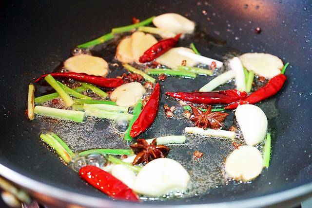 炖豆腐能放生抽吗 8bb18bcb1f71473295714251e8fcd900.jpeg