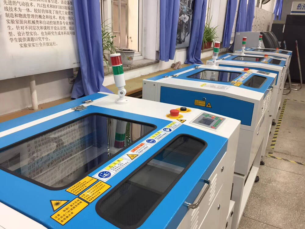 研究生在实验室上吊:父母不亲近,导师分三成锅