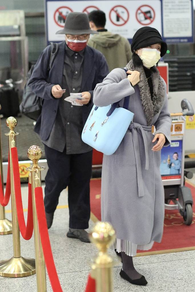 眼睛|陶虹素颜也太憔悴了，光看露出的眼睛，都能知道她老了！