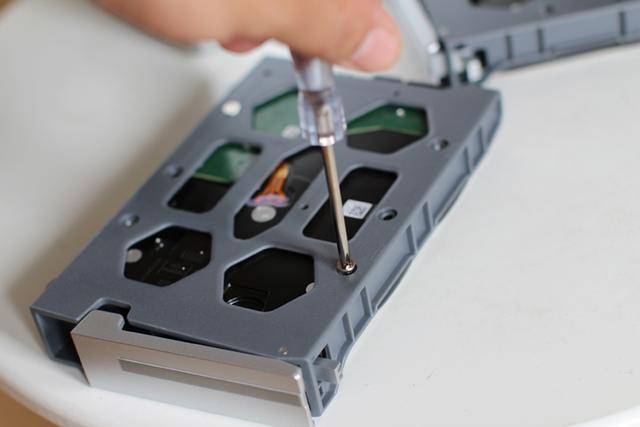 姐姐|NAS怎么玩？除了存放小姐姐，它竟然还有这些功能