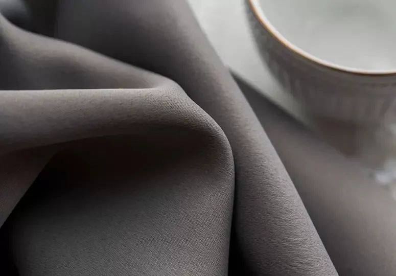 颜色|花了几十万装修，竟然毁在窗帘上！这些搭配技巧，让你家颜值翻倍