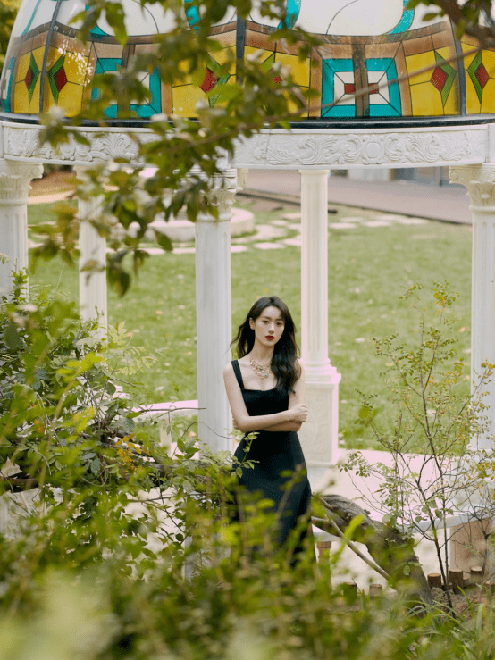 袁冰妍|李冰冰教你穿衣，袁冰妍喂你吃冰激凌…神仙般的日子不过如此！