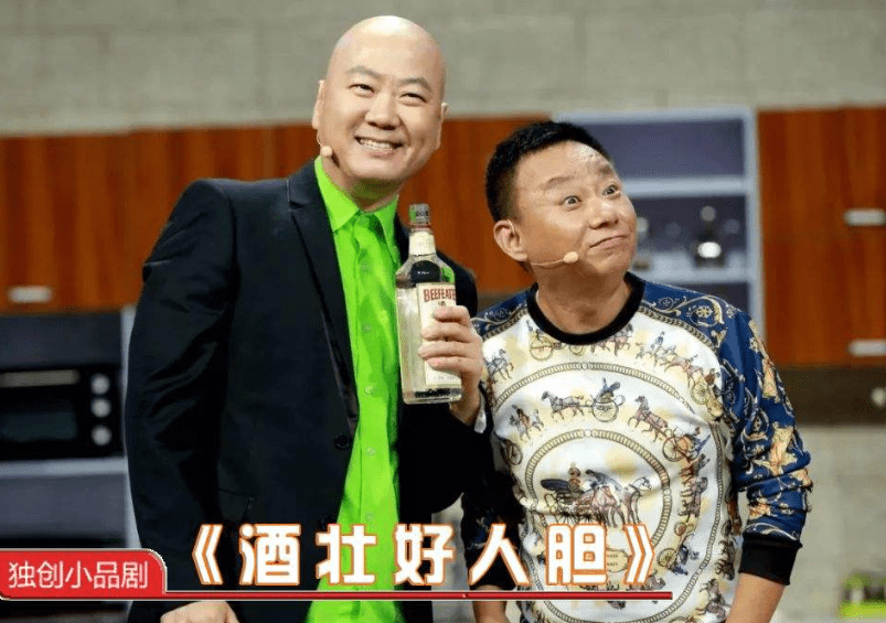 让他成为春晚20年的 此后的20年,郭冬临上了21次春晚,身边的搭档也是