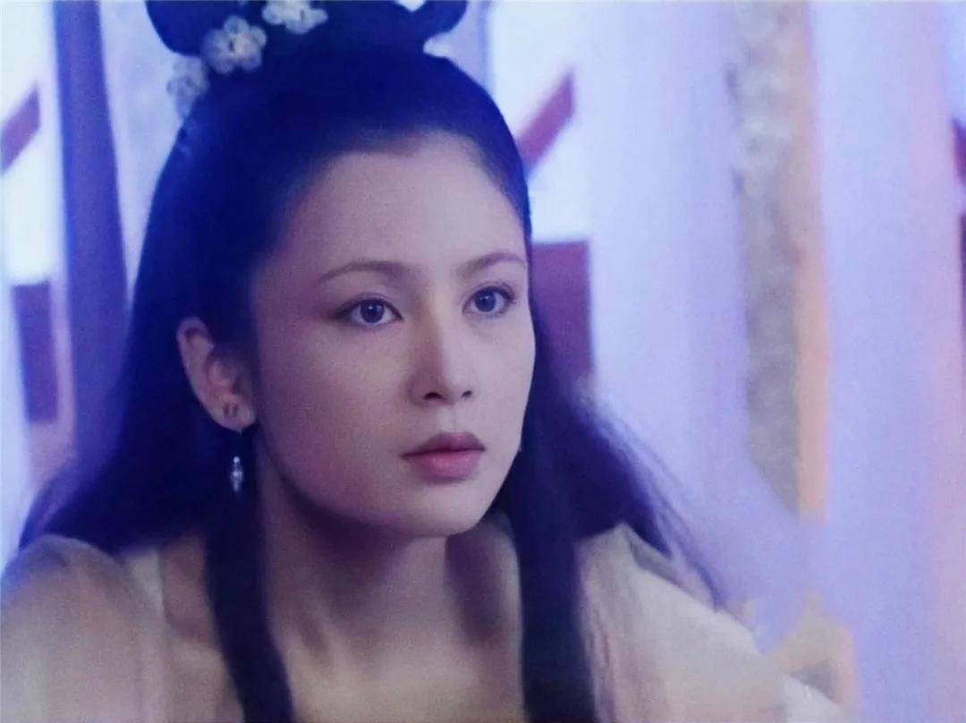 嫦娥|同样演仙女,神颜热巴被全网吐槽,她却成为美到上天的白月光?