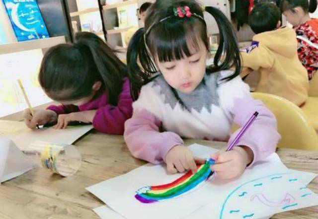 父母|孩子八岁前有这些“节俭”行为，将来容易没出息，父母不值得炫耀