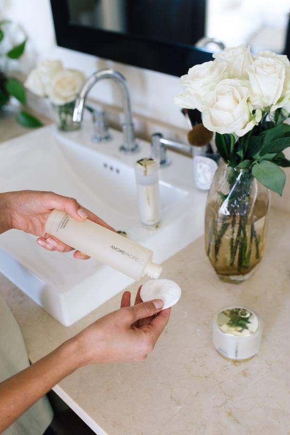 鸡肋|化妆水是鸡肋还是真的有用？用错方法神仙水一样只是瓶水