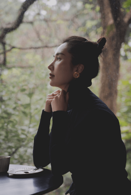 珠光宝气|董花花带儿女秋游，打扮珠光宝气贵气逼人，气质被赞天花板级别