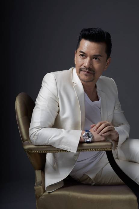 吕良伟|吕良伟精湛画功加持！万希泉限量版吉利彩鸡陀飞轮腕表问世