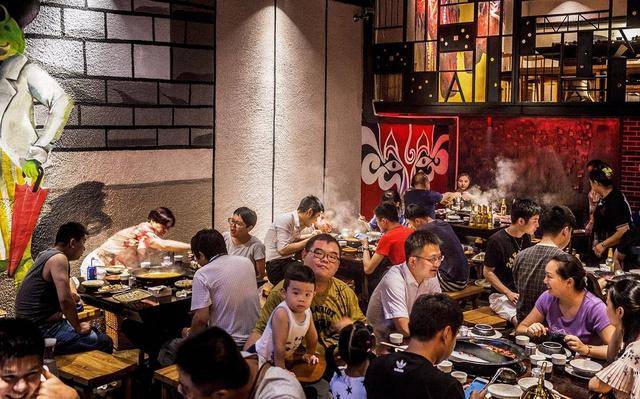 套路满满!火锅店免费吃火锅,一开业就火爆全城,月赚百万