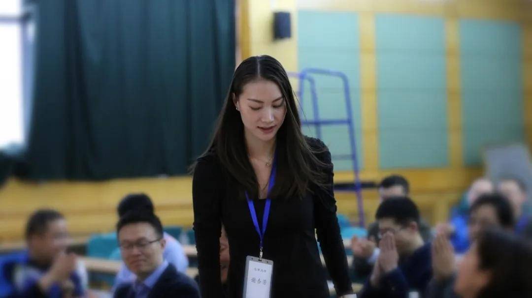 谢杏芳晒甜蜜旧照示爱林丹,被孕期出轨,还疑红毯