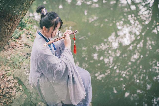 春雨绵绵妻独宿 猜一成语_三十晚上熬一宿图片(2)