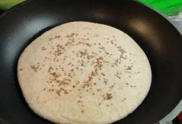 平底锅烙饼为啥容易糊 6cdf25b6603c43ebae094b92602aabe5.png