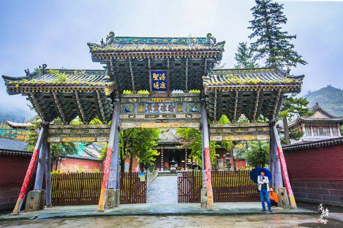 山西五台山有一座碧山寺，古迹众多，是十方禅院中规模最大的一座_寺庙