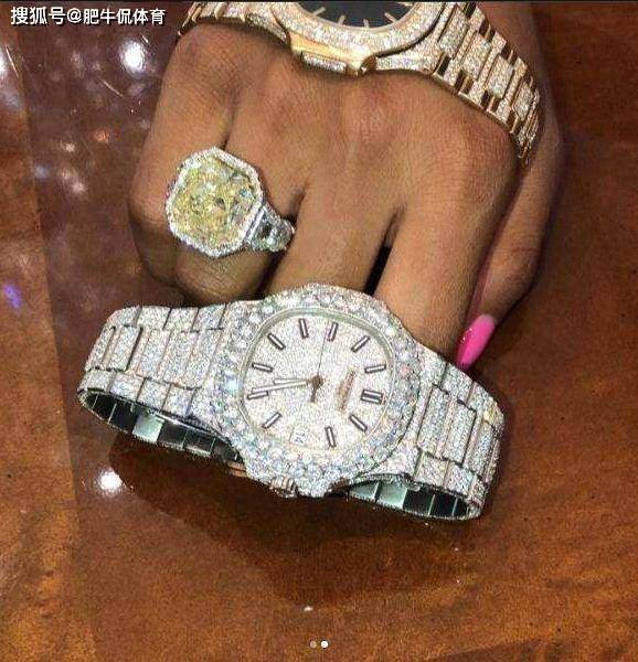 近照|梅威瑟大女儿近照,1米48当模特,多亏了拳王父亲的财力支持