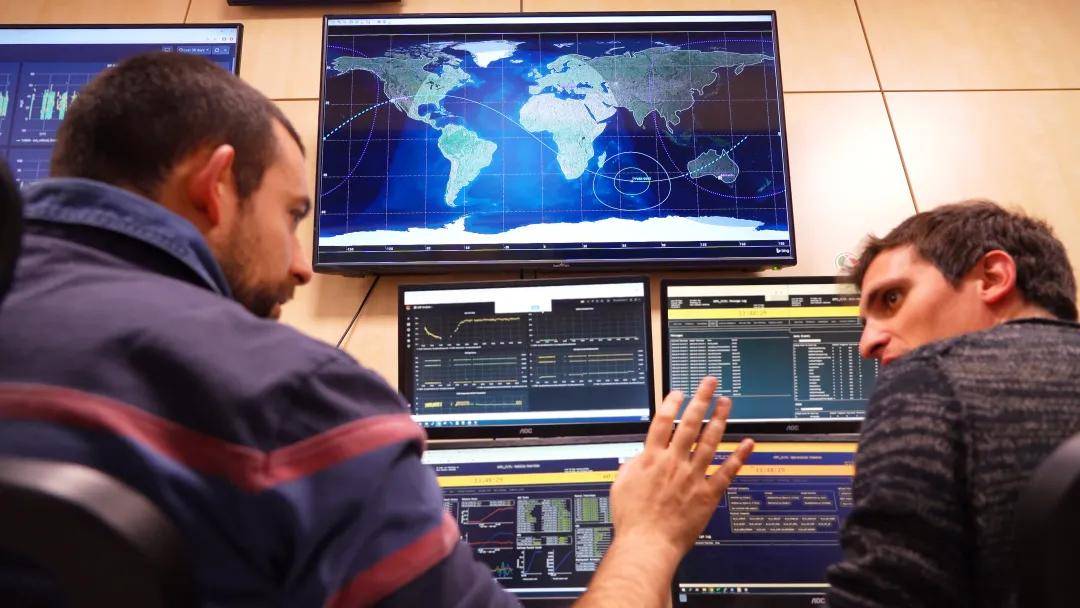 人造卫星|搭载英特尔技术的首颗AI人造卫星已被送入太空轨道