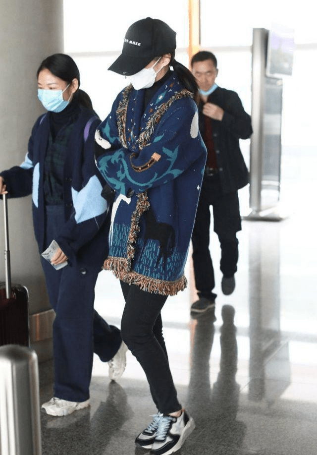 美颜|粉丝团探班蒋勤勤，再怎么美颜皮肤，脸垮衰老是事实啊！