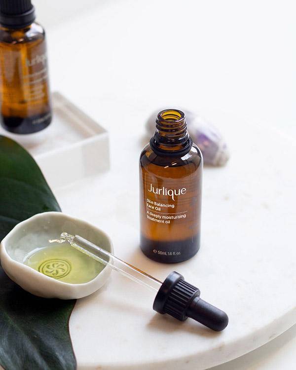 肌肤|护肤油真的很有油吗？抹油真的很快乐，特别是在现在