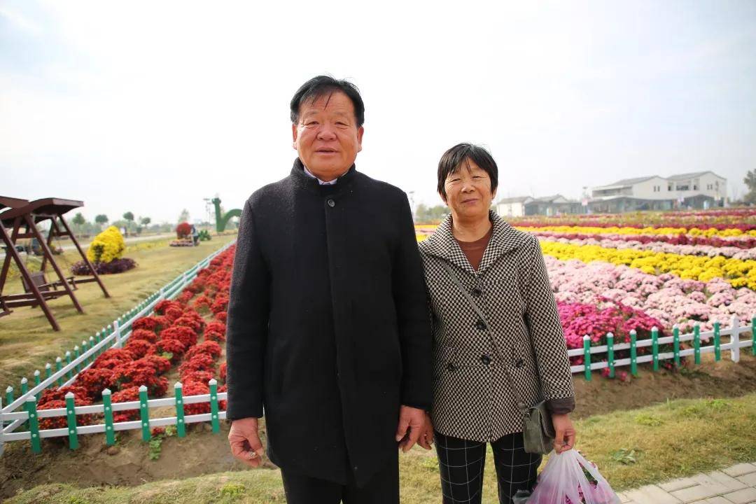 射阳合德镇组织退休老干部开展主题教育暨庆重阳活动