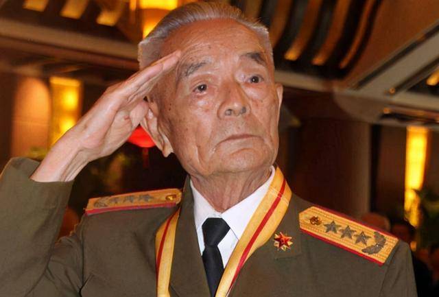 将军|至今健在的百岁上将，老家人无偿捐献自己的房子，作他事迹陈列馆