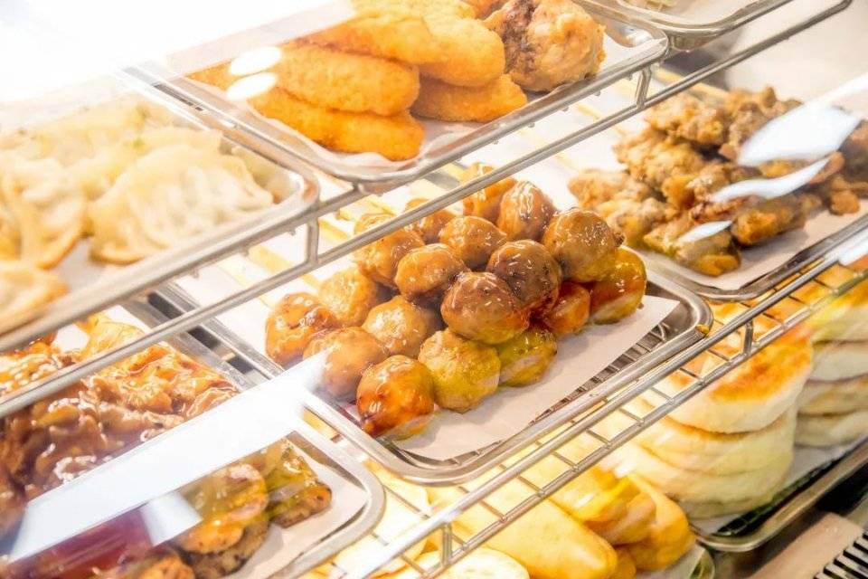 购物|帝都便利店来了！竟藏着打工人的快乐饭堂...