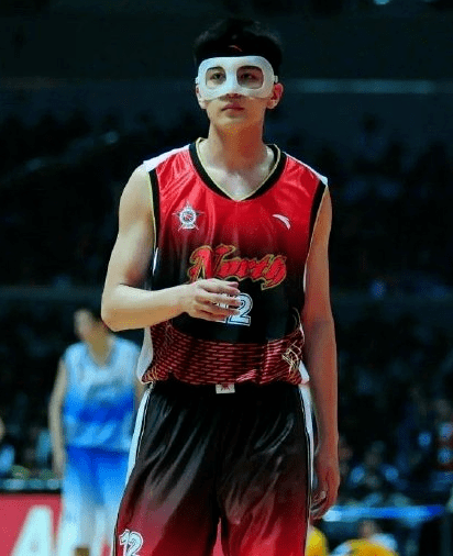 消音|爆粗口被全程消音上热搜，脸却帅成颜值天花板…