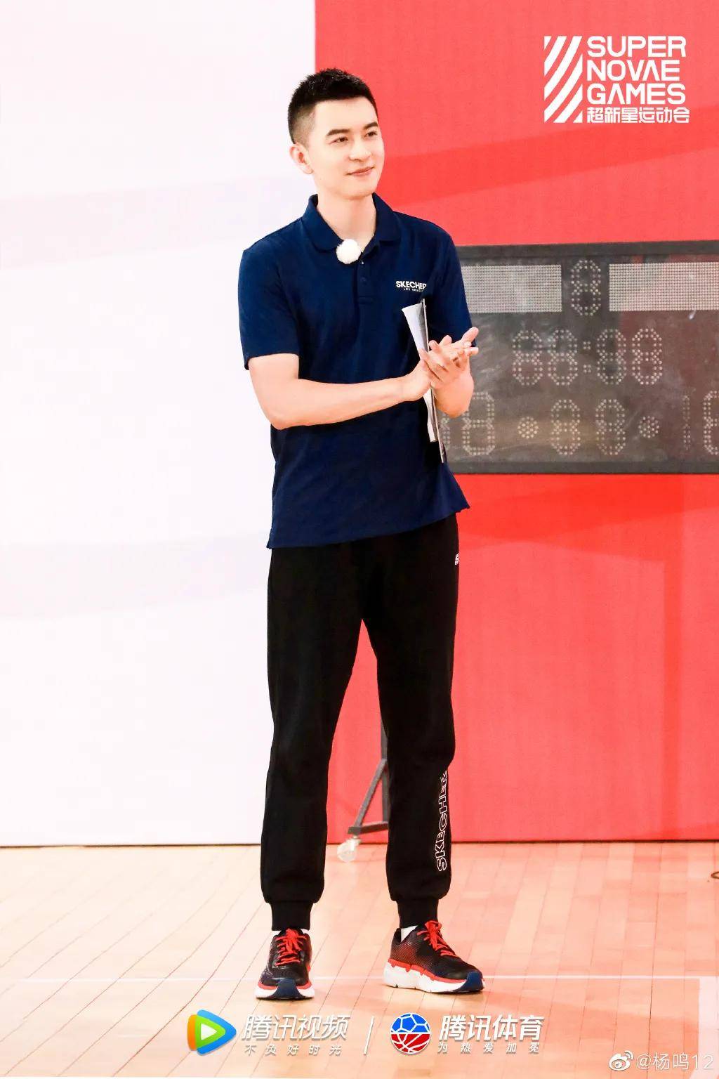 消音|爆粗口被全程消音上热搜，脸却帅成颜值天花板…