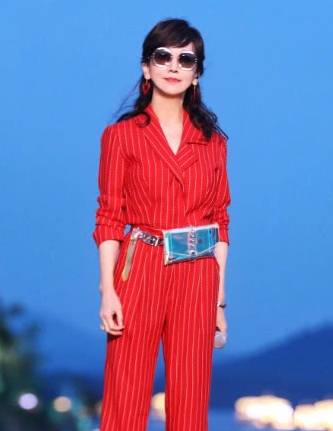 米雪啦|本以为赵雅芝是最美的“不老女神”，直到我看到米雪后发现我错了