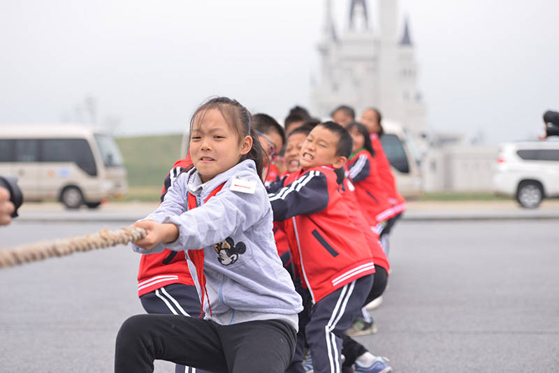 运动|孩子未满四周岁，这几项运动一定少接触，影响发育还长不高