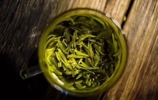 白茶|暮秋养生就选它！绿茶、红茶、青茶、福鼎白茶