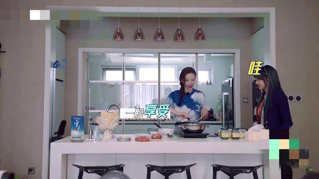 爱心|原创张萌别墅内景曝光，电影房藏老公爱心设计，为环保家里堆满纸箱