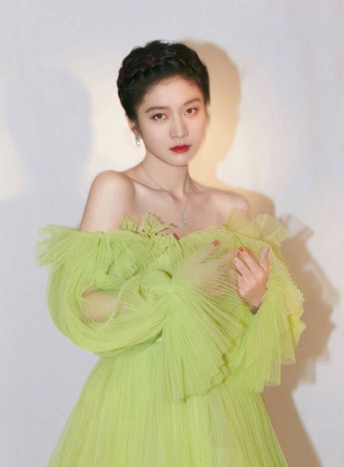 张雪迎绿色系礼服