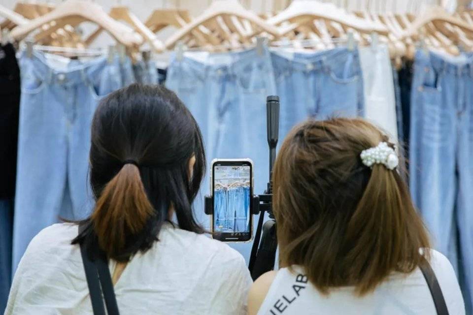 身价百亿，李学凌钓到大鱼：百度或将收购YY国内