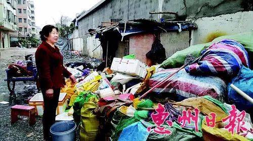 打工人的一生:25岁内卷,35岁被裁,45岁禁止卖菜