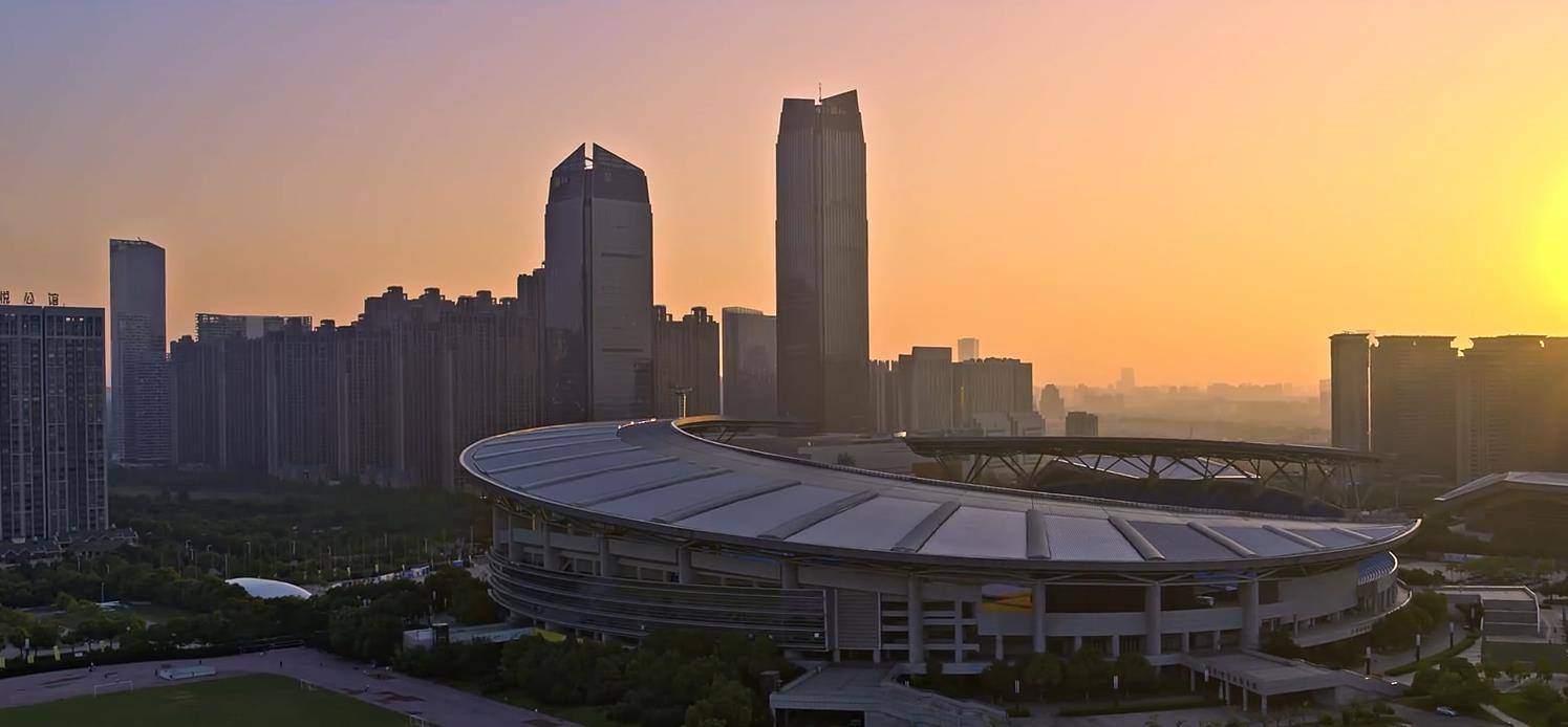 gdp万亿俱乐部唯一没有地铁的城市(2)