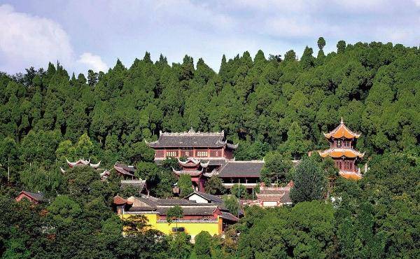 过年可以带动县城的GDP吗_过年手抄报