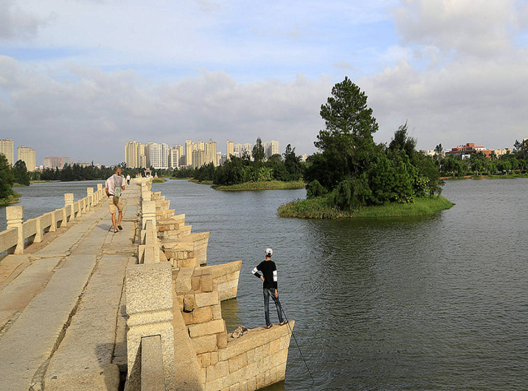 鞍山gdp倒第一_鞍山师范学院