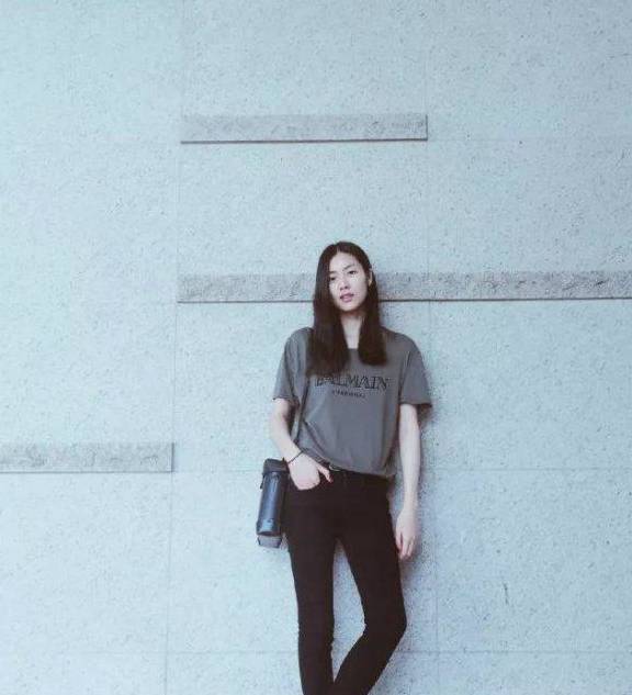 指南|灰色搭配指南出炉，注意这些地方，夏天穿它也能照样美