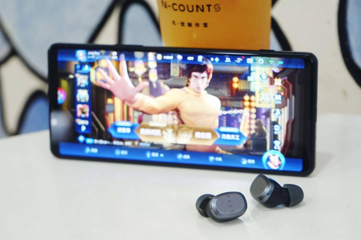 Lite|打工人不哭！买FIIL这款真无线耳机感觉花得很值！