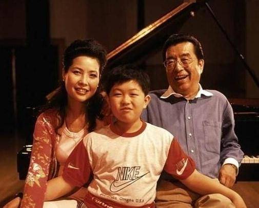 原创他是梦鸽前男友,虽过六旬依旧帅气,如今名气比李双江还大